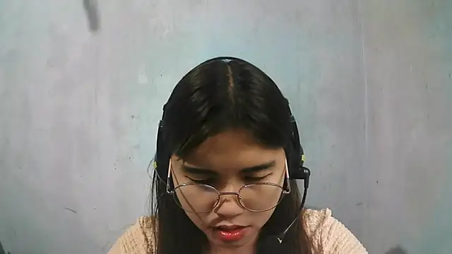MaragaretSanterre online show from May 18, 2026, 11:31 pm
