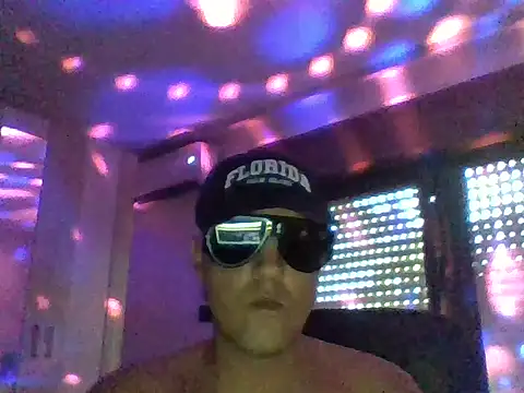 Snapshot of crystal_303matt chatting on July 29, 2026, 4:17 pm crystal 303matt online show from July 29, 2026, 4:17 pm