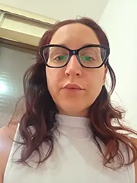 Nicolevellori online show from June 11, 2026, 4:31 am