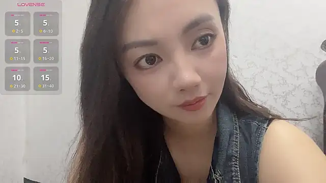 Snapshot of Lily88_ chatting on May 12, 2026, 7:38 am Lily88 online show from May 12, 2026, 7:38 am