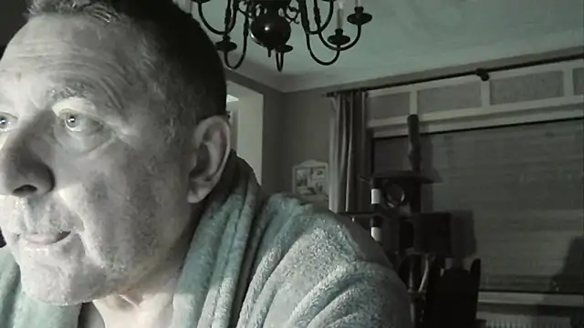 Snapshot of edje59a chatting on October 7, 2025, 6:36 am edje59a online show from October 7, 2025, 6:36 am