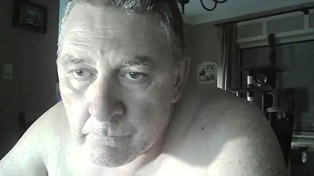 Snapshot of edje59a chatting on November 7, 2025, 6:51 am edje59a online show from November 7, 2025, 6:51 am