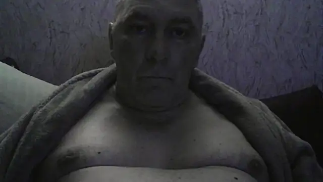 Snapshot of edje59a chatting on October 11, 2025, 12:11 am edje59a online show from October 11, 2025, 12:11 am