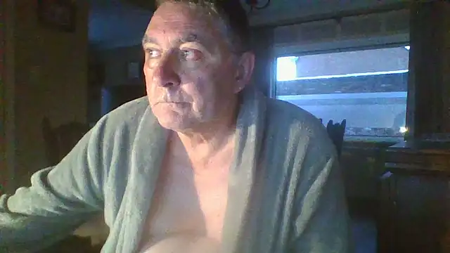 Snapshot of edje59a chatting on January 10, 2025, 7:25 am edje59a online show from January 10, 2025, 7:25 am