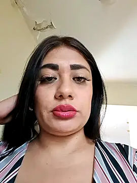 Snapshot of Amina--789 chatting on July 17, 2026, 7:44 pm Amina--789 online show from July 17, 2026, 7:44 pm