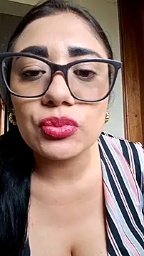 Snapshot of Amina--789 chatting on June 30, 2026, 7:36 pm Amina--789 online show from June 30, 2026, 7:36 pm