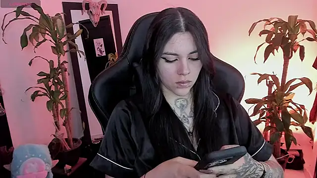 MissCharlottte 18 online show from July 2, 2026, 4:07 am