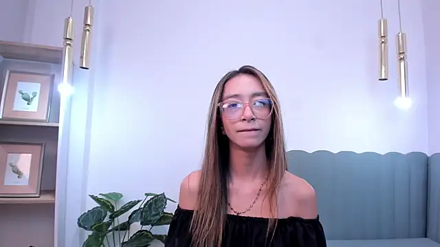 Snapshot of HannaCarttier_ chatting on June 26, 2026, 12:11 pm HannaCarttier online show from June 26, 2026, 12:11 pm