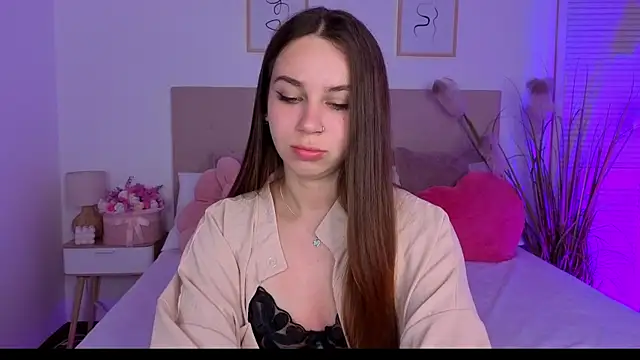 Littledoll1 online show from June 19, 2026, 9:53 pm