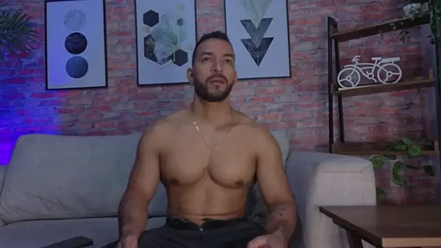 Snapshot of mike-collinss chatting on May 14, 2026, 7:33 pm mike-collinss online show from May 14, 2026, 7:33 pm