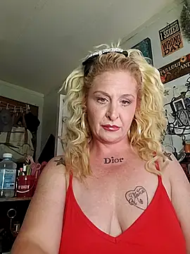 Snapshot of NutNmyGUTdaddy chatting on August 2, 2026, 10:46 am NutNmyGUTdaddy online show from August 2, 2026, 10:46 am