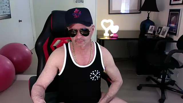 Snapshot of hotdadbod chatting on March 12, 2025, 8:41 pm hotdadbod online show from March 12, 2025, 8:41 pm