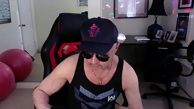 Snapshot of hotdadbod chatting on March 18, 2025, 8:37 pm hotdadbod online show from March 18, 2025, 8:37 pm