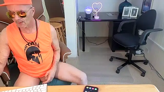 hotdadbod online show from February 2, 2026, 9:25 pm