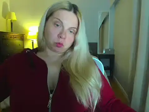 Snapshot of Laviora chatting on June 11, 2026, 5:48 am Laviora online show from June 11, 2026, 5:48 am