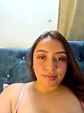 Snapshot of Veronicca_7 chatting on June 6, 2026, 4:28 am Veronicca 7 online show from June 6, 2026, 4:28 am