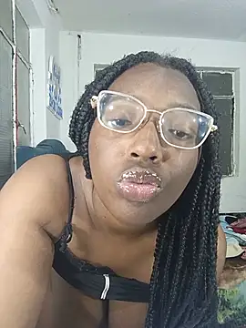 Snapshot of softlatinax chatting on May 23, 2026, 1:59 am softlatinax online show from May 23, 2026, 1:59 am