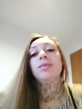 Snapshot of looree chatting on May 22, 2026, 7:12 pm looree online show from May 22, 2026, 7:12 pm