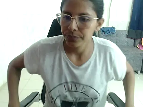 Snapshot of CashFlow_Lady chatting on June 4, 2026, 1:05 pm CashFlow Lady online show from June 4, 2026, 1:05 pm
