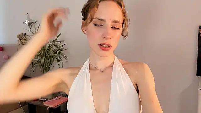 Snapshot of imogensy chatting on June 12, 2026, 2:15 pm imogensy online show from June 12, 2026, 2:15 pm