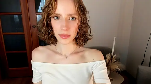 Snapshot of imogensy chatting on June 19, 2026, 2:56 pm imogensy online show from June 19, 2026, 2:56 pm