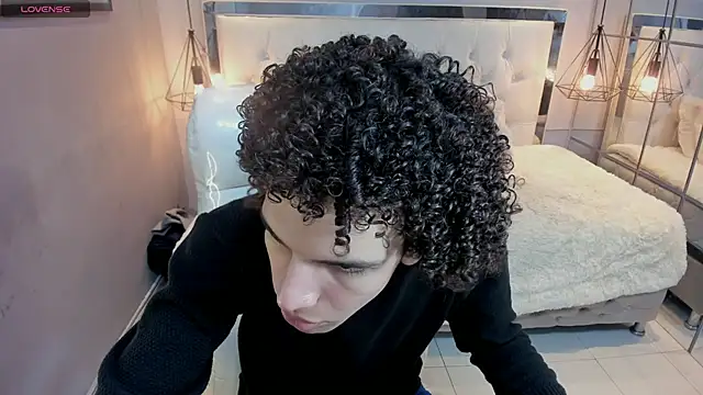 Snapshot of felix_haze chatting on June 23, 2026, 5:44 pm felix haze online show from June 23, 2026, 5:44 pm