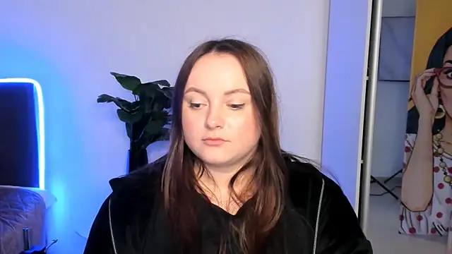 Snapshot of Lola_BERRY22 chatting on May 13, 2026, 7:10 pm Lola BERRY22 online show from May 13, 2026, 7:10 pm