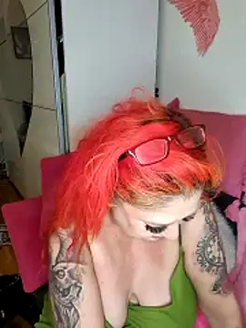 Snapshot of AshleyGinger__ chatting on June 1, 2026, 8:19 pm AshleyGinger online show from June 1, 2026, 8:19 pm