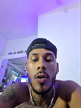 Snapshot of boyzac_ chatting on June 1, 2026, 6:57 am boyzac online show from June 1, 2026, 6:57 am