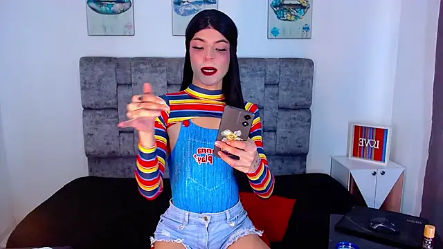 Realbadbxtch  online show from May 20, 2026, 7:44 pm