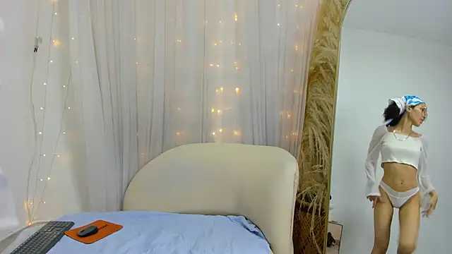 Snapshot of damianna_ chatting on July 1, 2026, 11:43 am damianna online show from July 1, 2026, 11:43 am