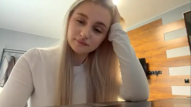 TiffanieSluyter online show from May 14, 2026, 6:05 pm