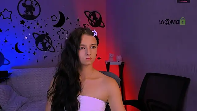 Snapshot of caroline_honeyy chatting on July 13, 2026, 9:08 am caroline honeyy online show from July 13, 2026, 9:08 am
