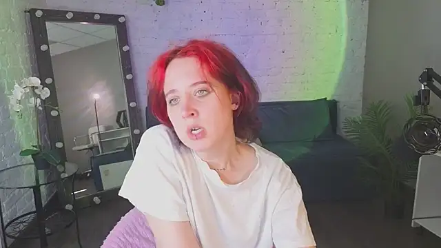 ScarlettSparkss online show from June 5, 2026, 6:52 am