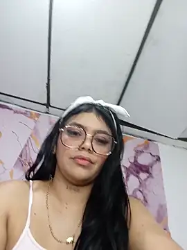 luxuryluna online show from June 15, 2026, 12:12 am