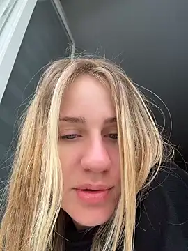 Snapshot of AnnaMist_ chatting on June 20, 2026, 2:38 am AnnaMist online show from June 20, 2026, 2:38 am