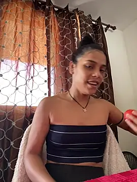 Snapshot of Saray_queen1 chatting on July 5, 2026, 9:10 pm Saray queen1 online show from July 5, 2026, 9:10 pm