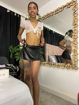 Snapshot of SaharaX_X chatting on May 14, 2026, 12:24 pm SaharaX X online show from May 14, 2026, 12:24 pm