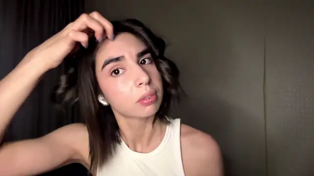 JessiaRuezga online show from June 22, 2026, 12:24 pm
