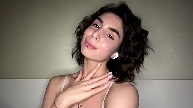 JessiaRuezga online show from May 30, 2026, 12:22 pm