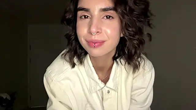 JessiaRuezga online show from May 31, 2026, 12:22 pm