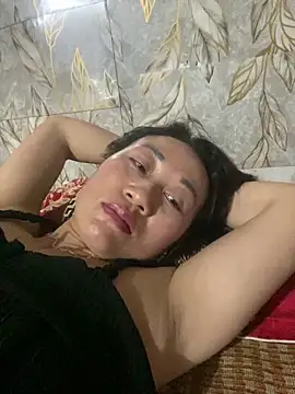 Snapshot of Linda-babyy chatting on May 17, 2026, 5:24 pm Linda-babyy online show from May 17, 2026, 5:24 pm