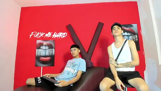 KING LOVERS1 online show from July 1, 2026, 1:11 pm