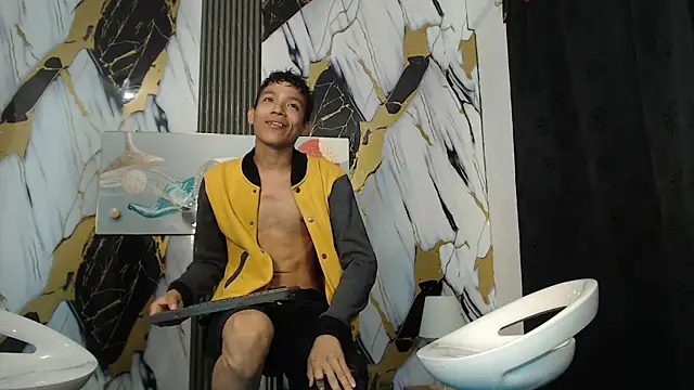 RONALDA HOT26 online show from May 22, 2026, 7:39 am