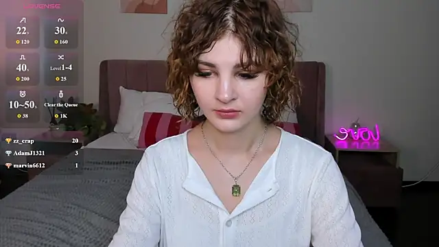 Snapshot of Kira__Fluffy chatting on July 5, 2026, 4:19 am Kira Fluffy online show from July 5, 2026, 4:19 am