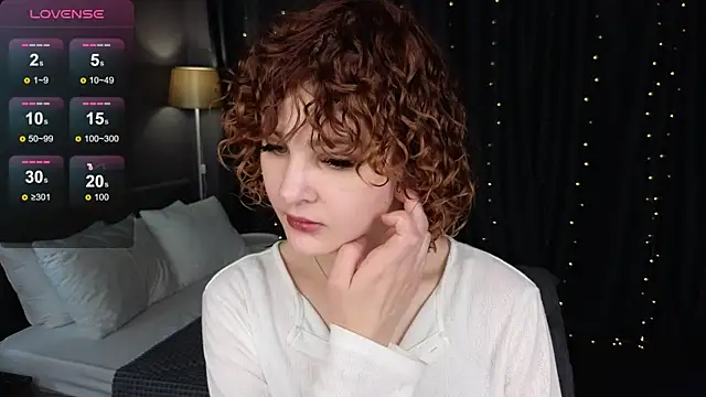 Snapshot of Kira__Fluffy chatting on June 25, 2026, 5:34 am Kira Fluffy online show from June 25, 2026, 5:34 am