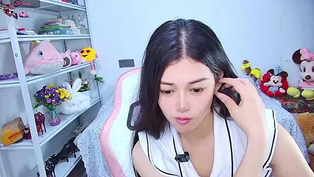 Snapshot of QinQin-888 chatting on June 15, 2026, 11:10 am QinQin-888 online show from June 15, 2026, 11:10 am
