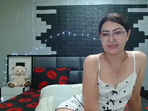 Ada Vera online show from June 13, 2026, 2:59 pm