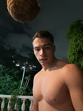 Snapshot of Jamess_White chatting on June 11, 2026, 12:32 am Jamess White online show from June 11, 2026, 12:32 am