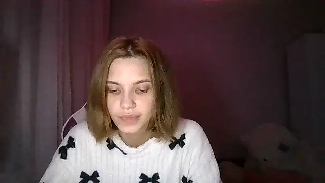 Snapshot of MiraLaPics chatting on June 6, 2026, 10:26 pm MiraLaPics online show from June 6, 2026, 10:26 pm